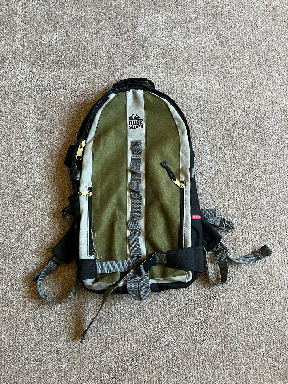 VTG 00’s / Y2K Quiksilver Forest Green Backpack